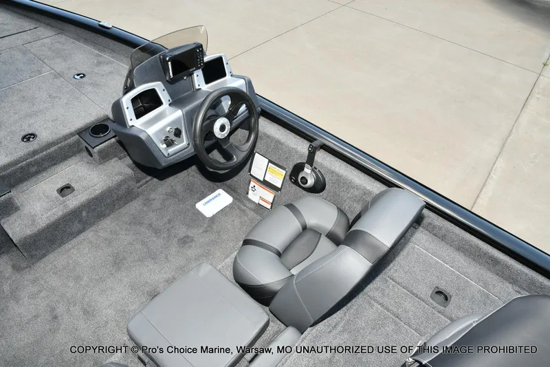 Slide: The Image of Tracker PRO TEAM 175 W/75HP 2026 - 37