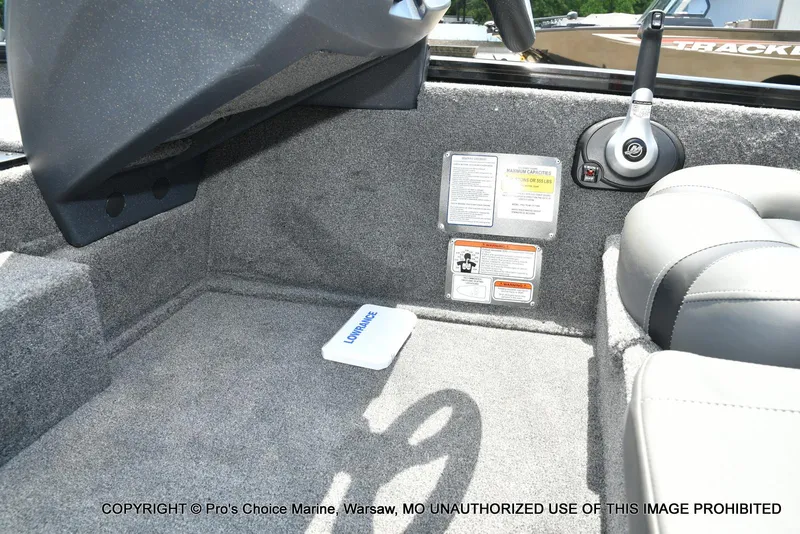 Slide: The Image of Tracker PRO TEAM 175 W/75HP 2026 - 41