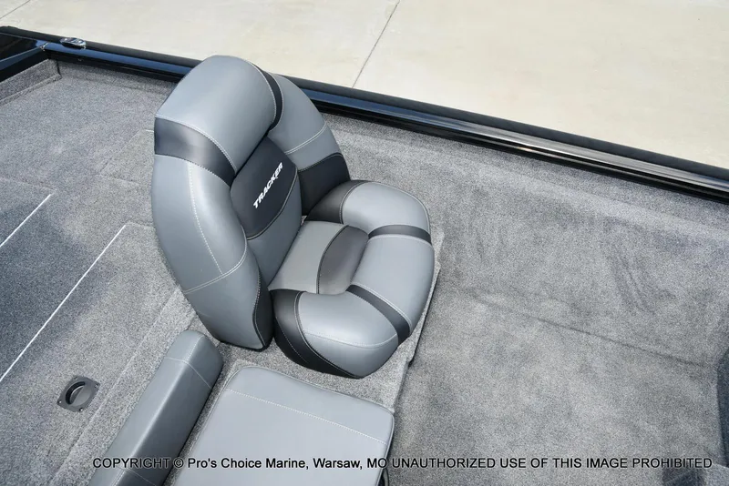 Slide: The Image of Tracker PRO TEAM 175 W/75HP 2026 - 42