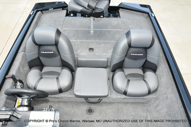 Slide: The Image of Tracker PRO TEAM 175 W/75HP 2026 - 47