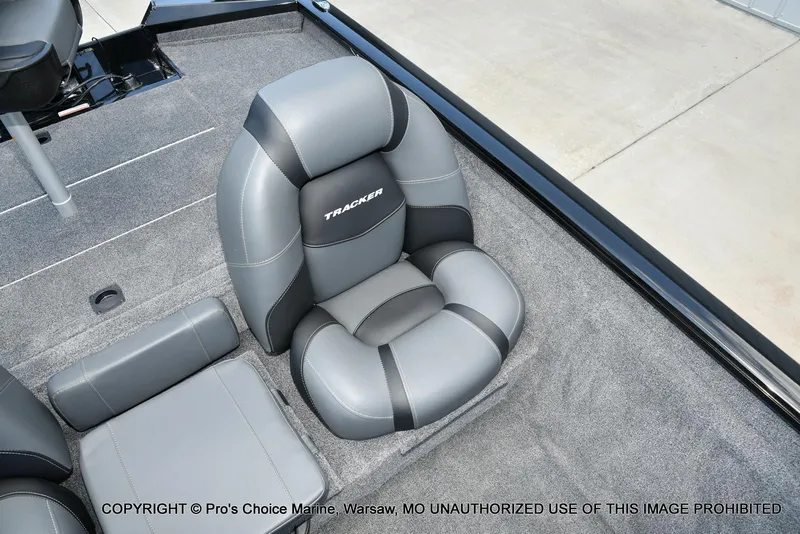 Slide: The Image of Tracker PRO TEAM 175 W/75HP 2026 - 49