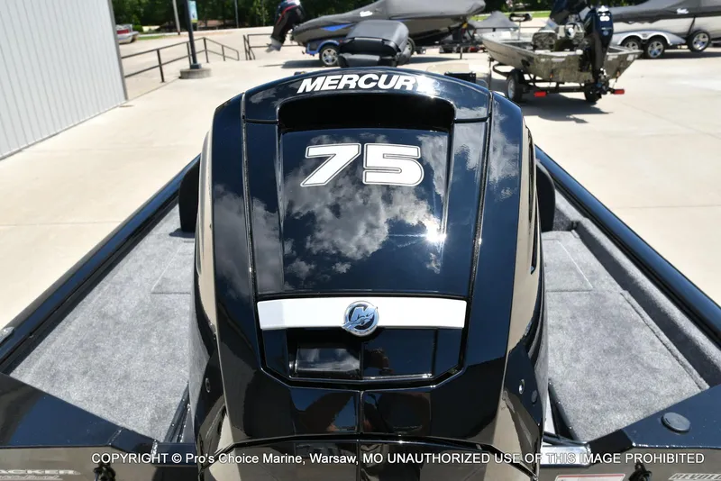 Slide: The Image of Tracker PRO TEAM 175 W/75HP 2026 - 5