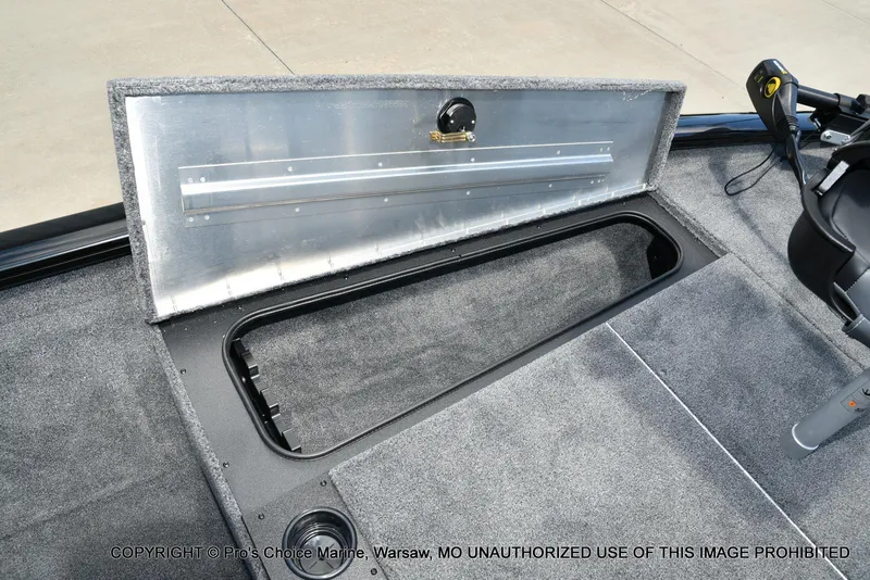 Slide: The Image of Tracker PRO TEAM 175 W/75HP 2026 - 56