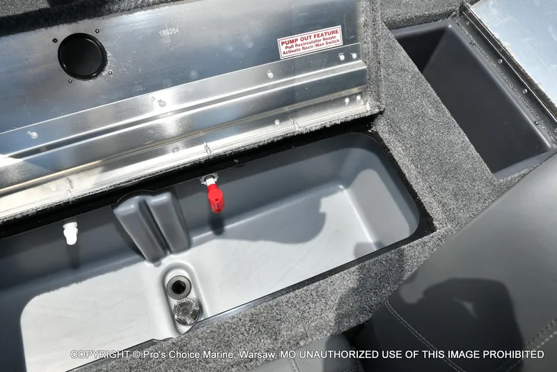 Slide: The Image of Tracker PRO TEAM 175 W/75HP 2026 - 62