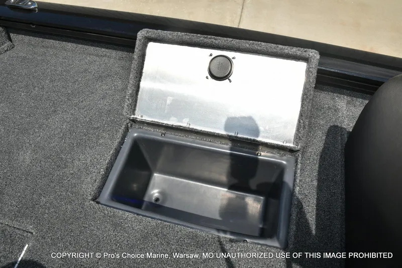 Slide: The Image of Tracker PRO TEAM 175 W/75HP 2026 - 64