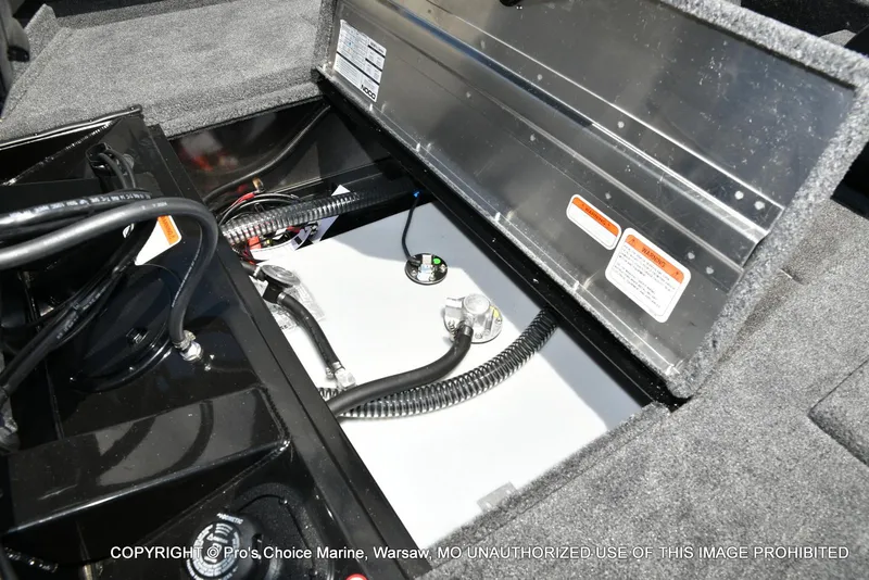 Slide: The Image of Tracker PRO TEAM 175 W/75HP 2026 - 66