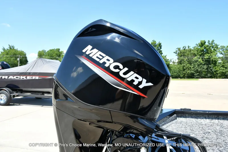 Slide: The Image of Tracker Pro Team 175 w/Vinyl Floors 2026 - 18