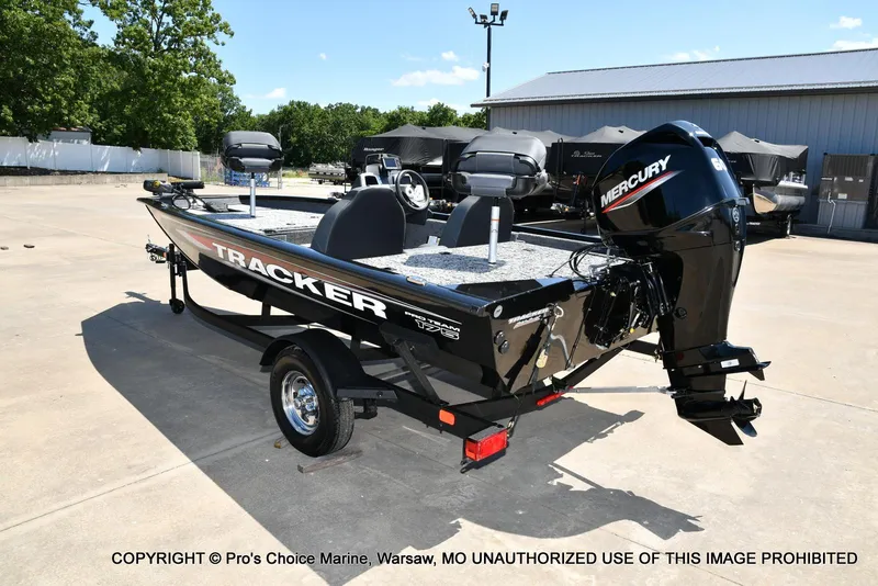 Slide: The Image of Tracker Pro Team 175 w/Vinyl Floors 2026 - 20