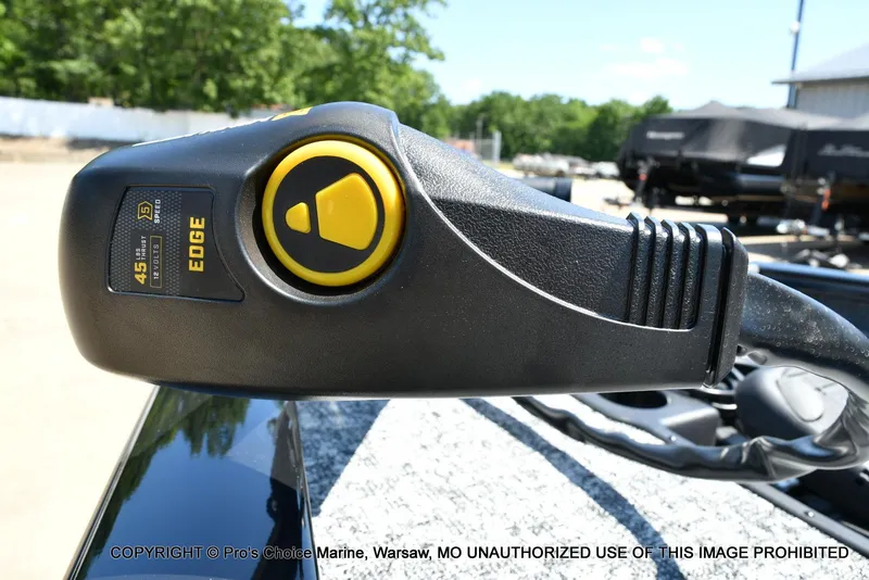 Slide: The Image of Tracker Pro Team 175 w/Vinyl Floors 2026 - 22