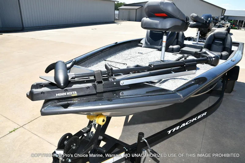 Slide: The Image of Tracker Pro Team 175 w/Vinyl Floors 2026 - 24