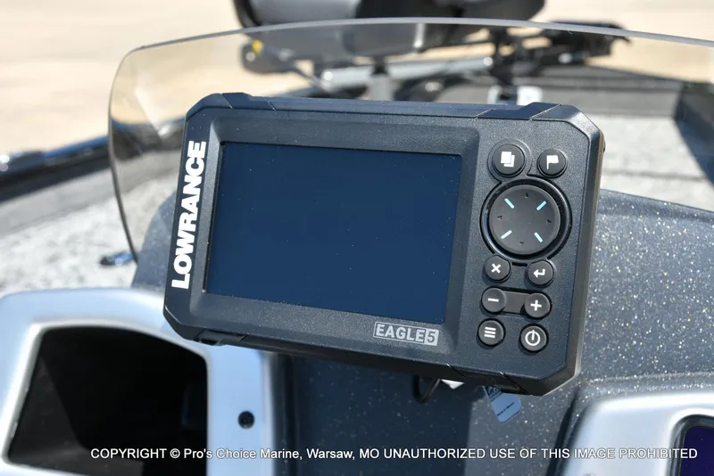 Slide: The Image of Tracker Pro Team 175 w/Vinyl Floors 2026 - 32