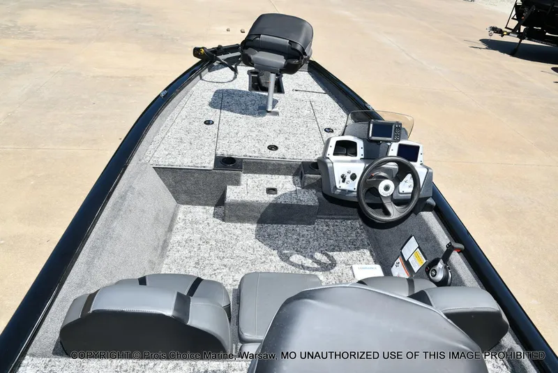 Slide: The Image of Tracker Pro Team 175 w/Vinyl Floors 2026 - 34