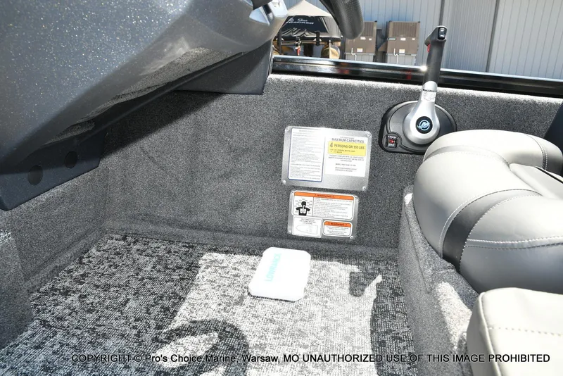 Slide: The Image of Tracker Pro Team 175 w/Vinyl Floors 2026 - 38