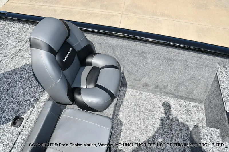 Slide: The Image of Tracker Pro Team 175 w/Vinyl Floors 2026 - 40