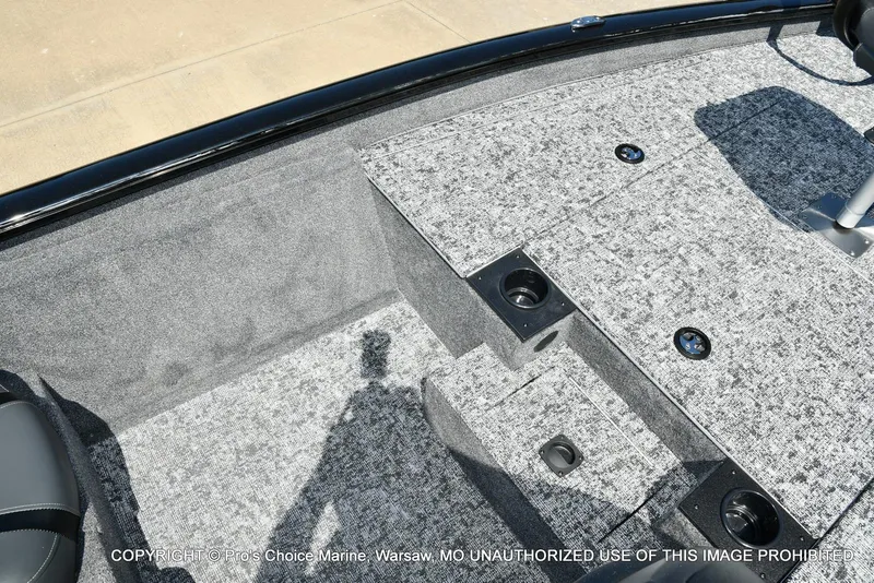 Slide: The Image of Tracker Pro Team 175 w/Vinyl Floors 2026 - 41