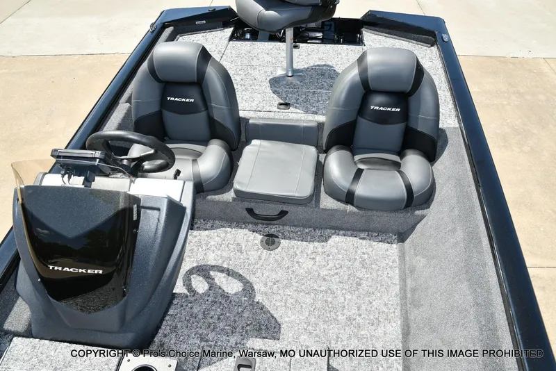 Slide: The Image of Tracker Pro Team 175 w/Vinyl Floors 2026 - 44