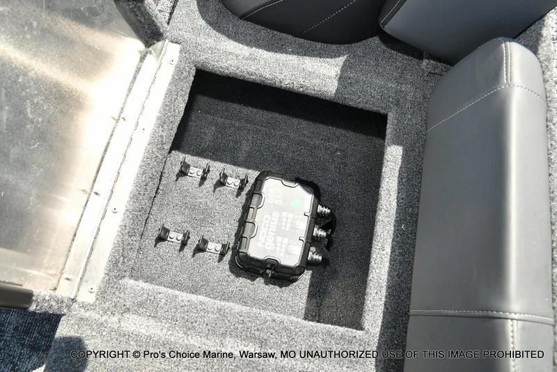 Slide: The Image of Tracker Pro Team 175 w/Vinyl Floors 2026 - 49