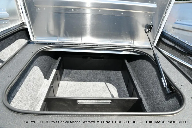 Slide: The Image of Tracker Pro Team 175 w/Vinyl Floors 2026 - 53