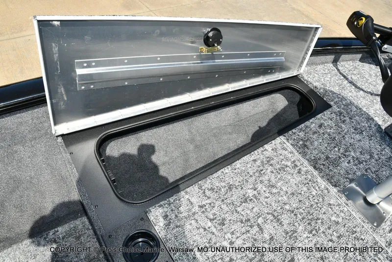 Slide: The Image of Tracker Pro Team 175 w/Vinyl Floors 2026 - 54