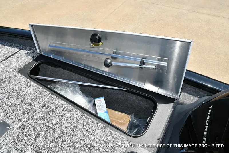 Slide: The Image of Tracker Pro Team 175 w/Vinyl Floors 2026 - 56