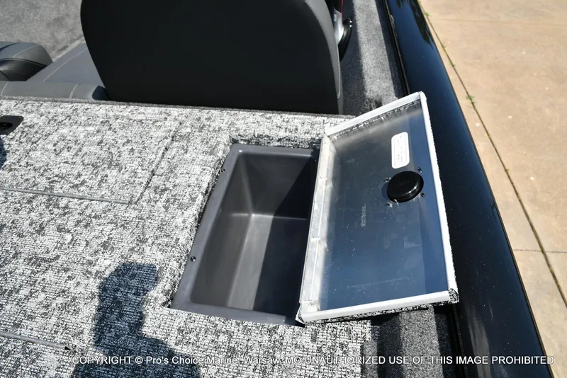 Slide: The Image of Tracker Pro Team 175 w/Vinyl Floors 2026 - 62