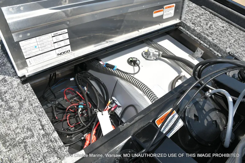 Slide: The Image of Tracker Pro Team 175 w/Vinyl Floors 2026 - 64