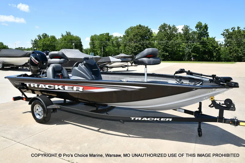 Slide: The Image of Tracker Pro Team 175 w/Vinyl Floors 2026 - 66