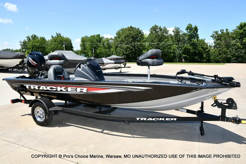 Slide: The Image of Tracker Pro Team 175 w/Vinyl Floors 2026 - 69