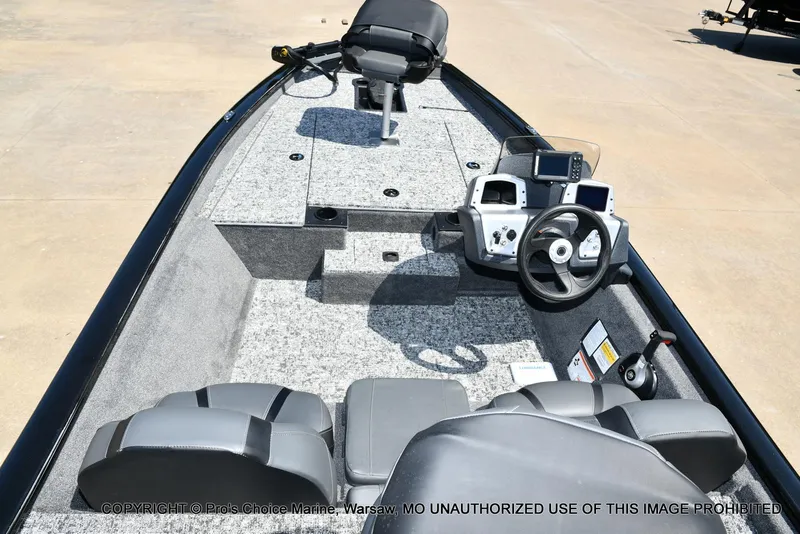 Slide: The Image of Tracker Pro Team 175 w/Vinyl Floors 2026 - 8