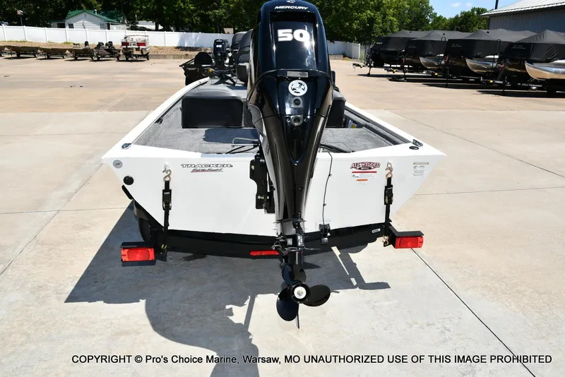 Slide: The Image of Tracker Pro 170 2026 - 19