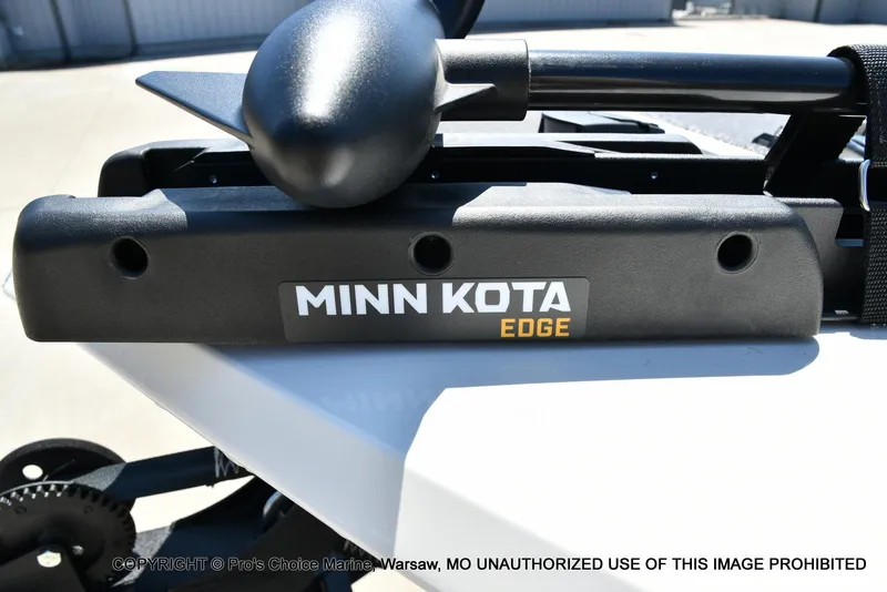 Slide: The Image of Tracker Pro 170 2026 - 24