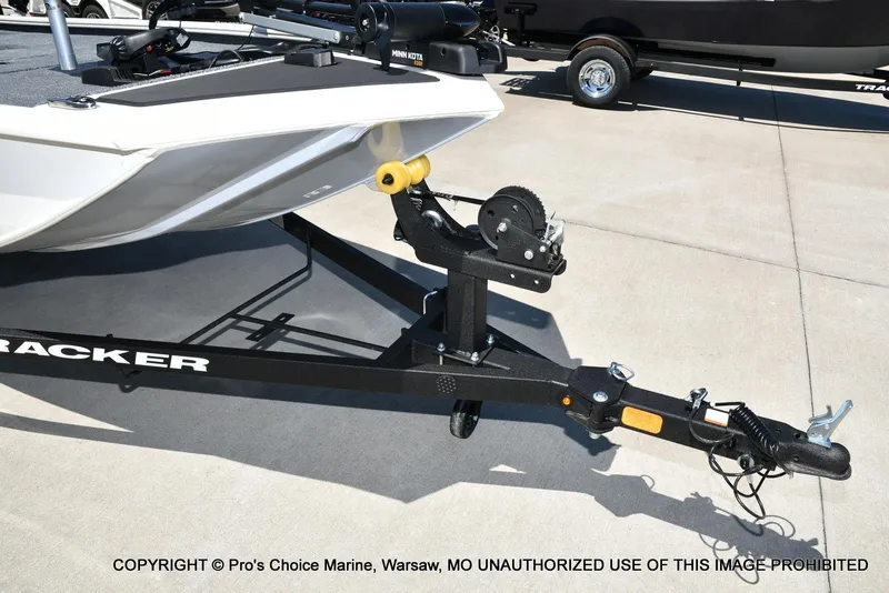 Slide: The Image of Tracker Pro 170 2026 - 28