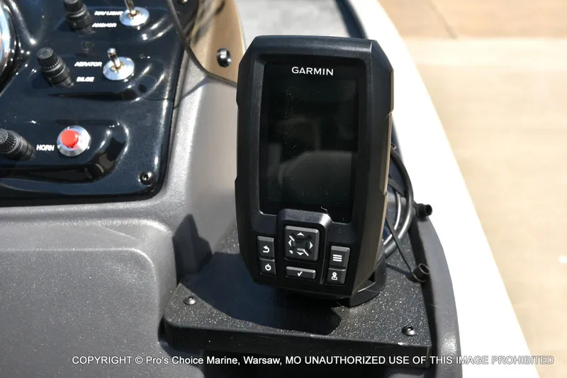 Slide: The Image of Tracker Pro 170 2026 - 35