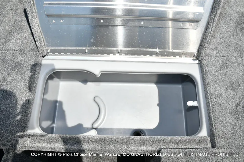 Slide: The Image of Tracker Pro 170 2026 - 48