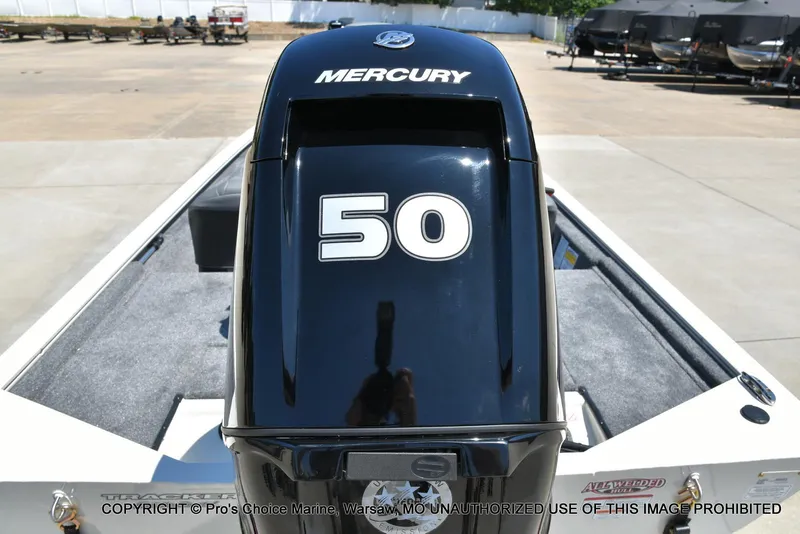 Slide: The Image of Tracker Pro 170 2026 - 5