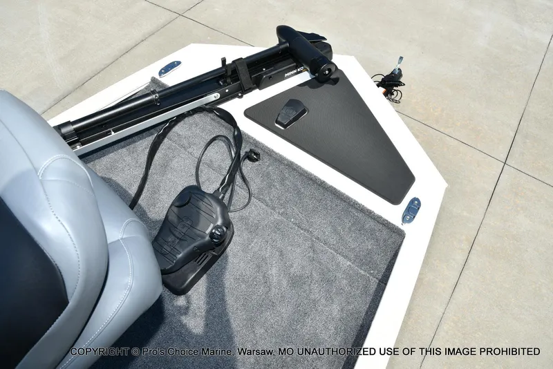 Slide: The Image of Tracker Pro 170 2026 - 54