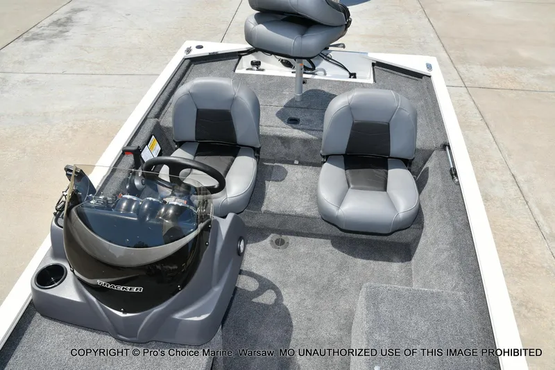 Slide: The Image of Tracker Pro 170 2026 - 55