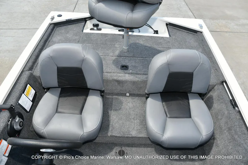 Slide: The Image of Tracker Pro 170 2026 - 56