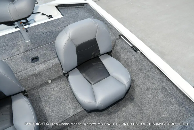 Slide: The Image of Tracker Pro 170 2026 - 58