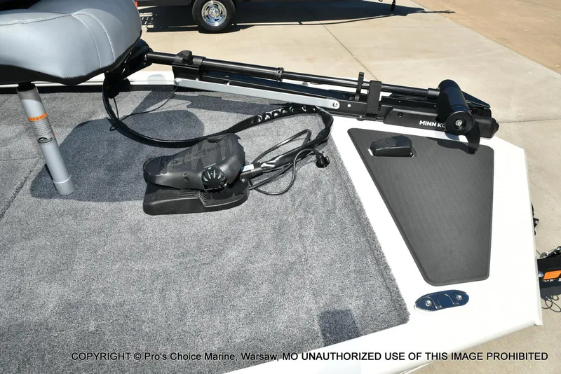 Slide: The Image of Tracker Pro 170 2026 - 7