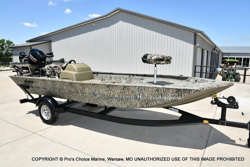 The Image of Tracker Grizzly 1754 SC 2026 - 1