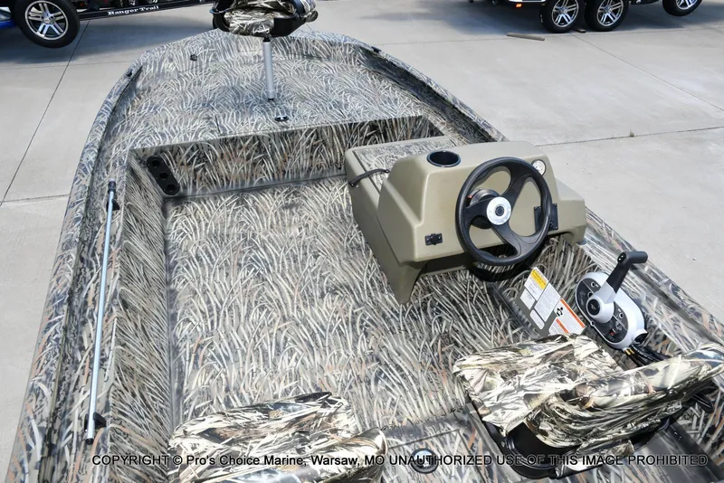 Slide: The Image of Tracker Grizzly 1754 SC 2026 - 11