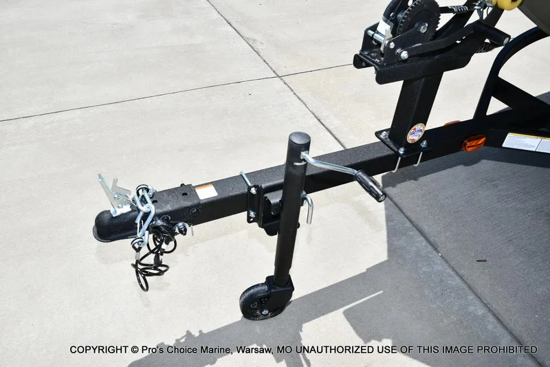 Slide: The Image of Tracker Grizzly 1754 SC 2026 - 24