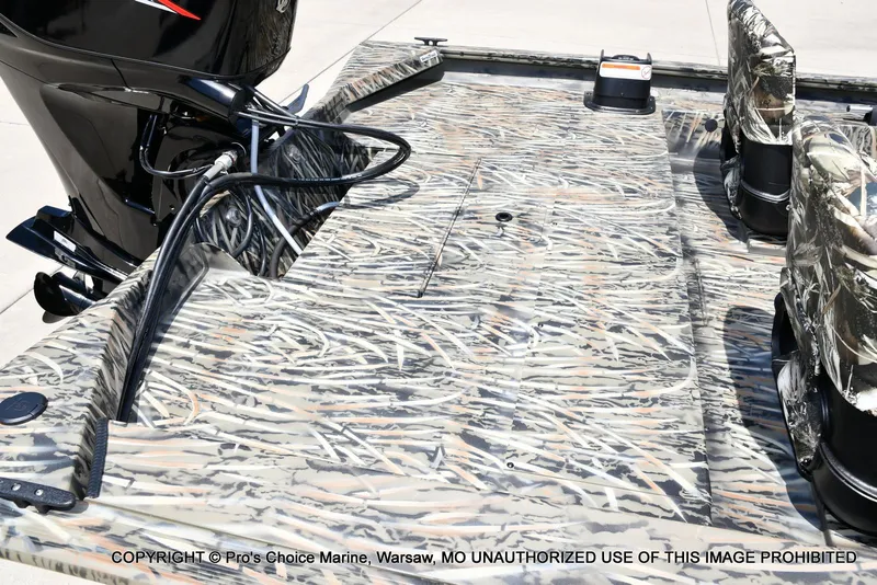 Slide: The Image of Tracker Grizzly 1754 SC 2026 - 29