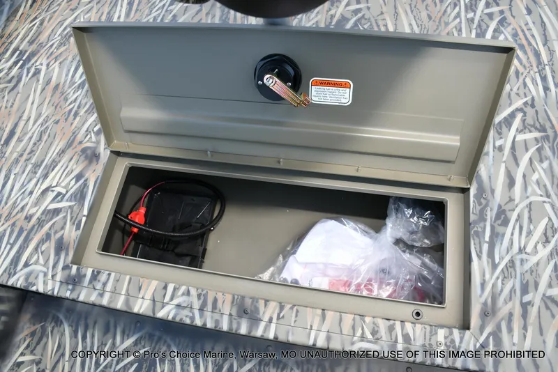 Slide: The Image of Tracker Grizzly 1754 SC 2026 - 41