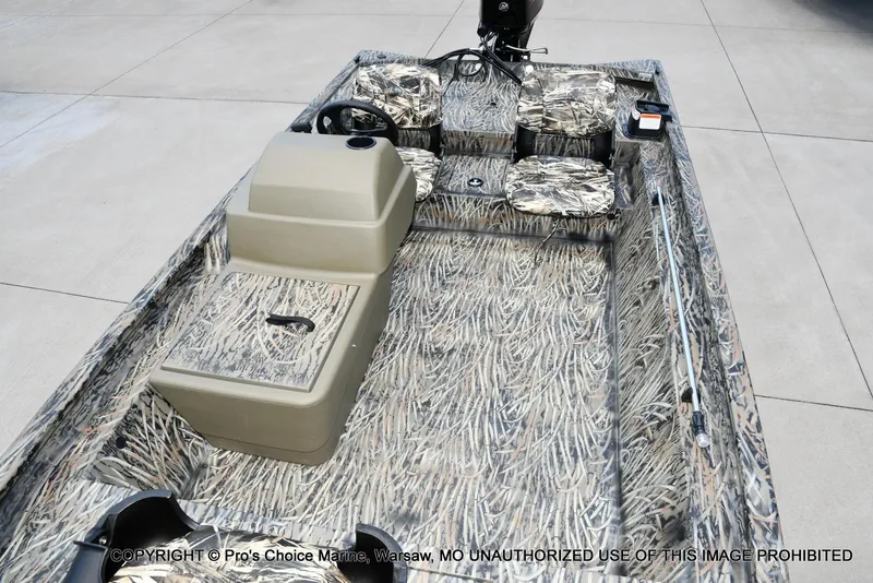 Slide: The Image of Tracker Grizzly 1754 SC 2026 - 45