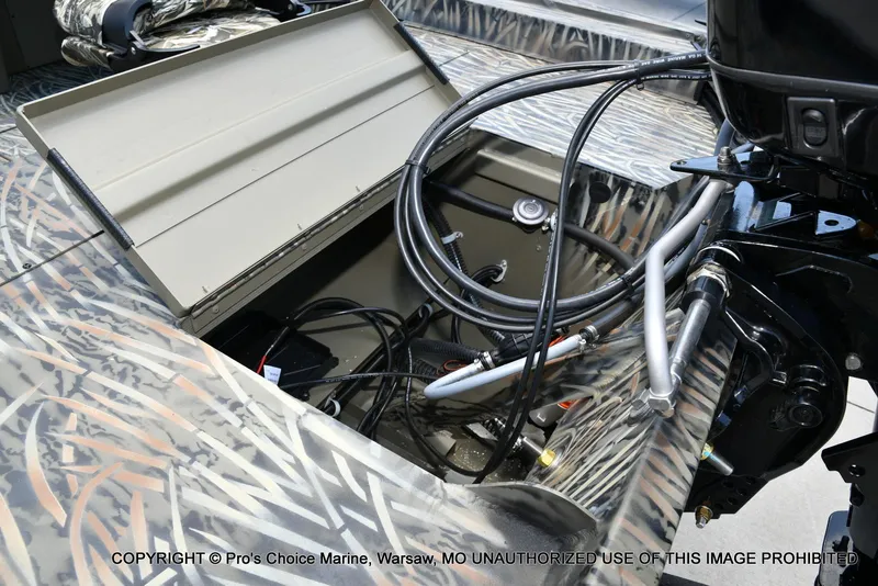 Slide: The Image of Tracker Grizzly 1754 SC 2026 - 51