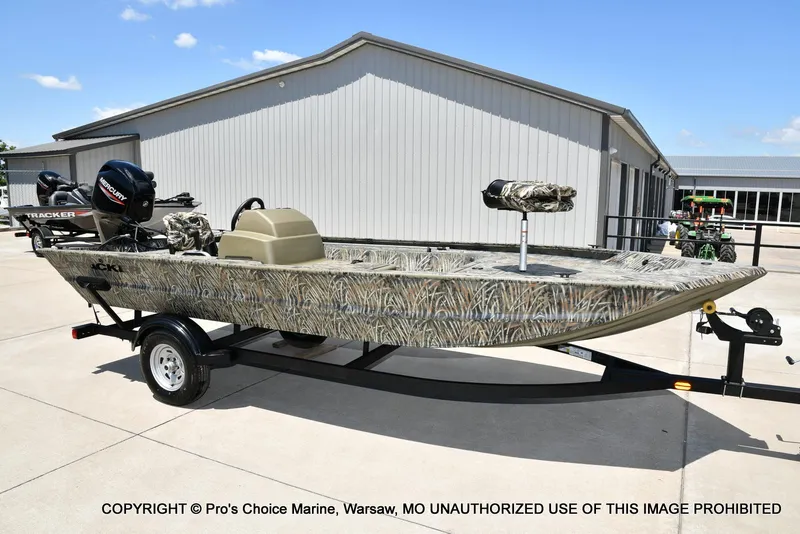 Slide: The Image of Tracker Grizzly 1754 SC 2026 - 54