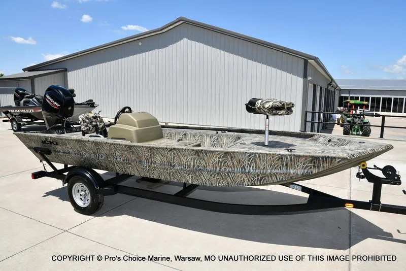 Slide: The Image of Tracker Grizzly 1754 SC 2026 - 57