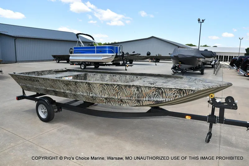 Slide: The Image of Tracker Grizzly 1648 Jon 2026 - 31